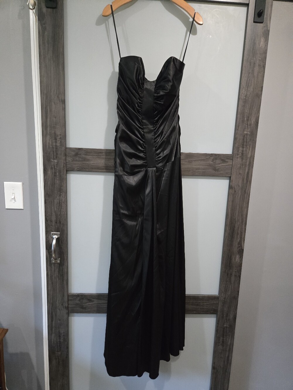 Lenovia Black Satin Evening Ruched Gown Prom Gala Size Large Style 6173 Cut 6241